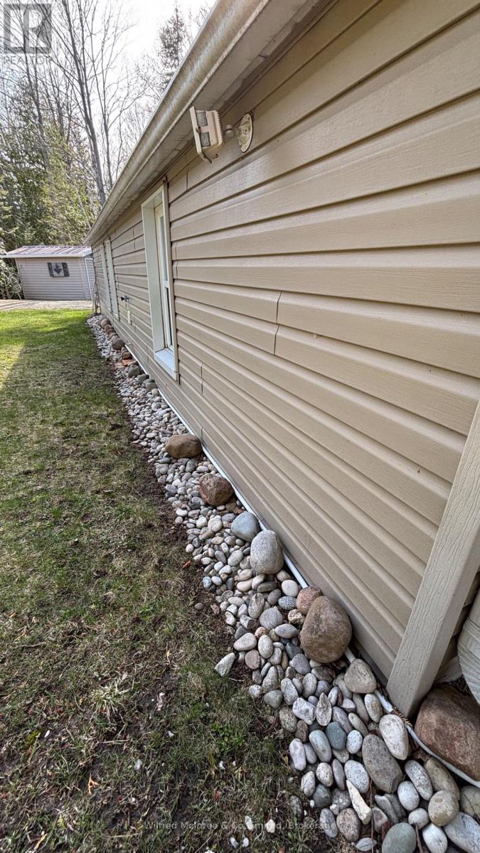 61 Wahbezee Drive, Native Leased Lands, Ontario  N0H 2G0 - Photo 23 - X12363711