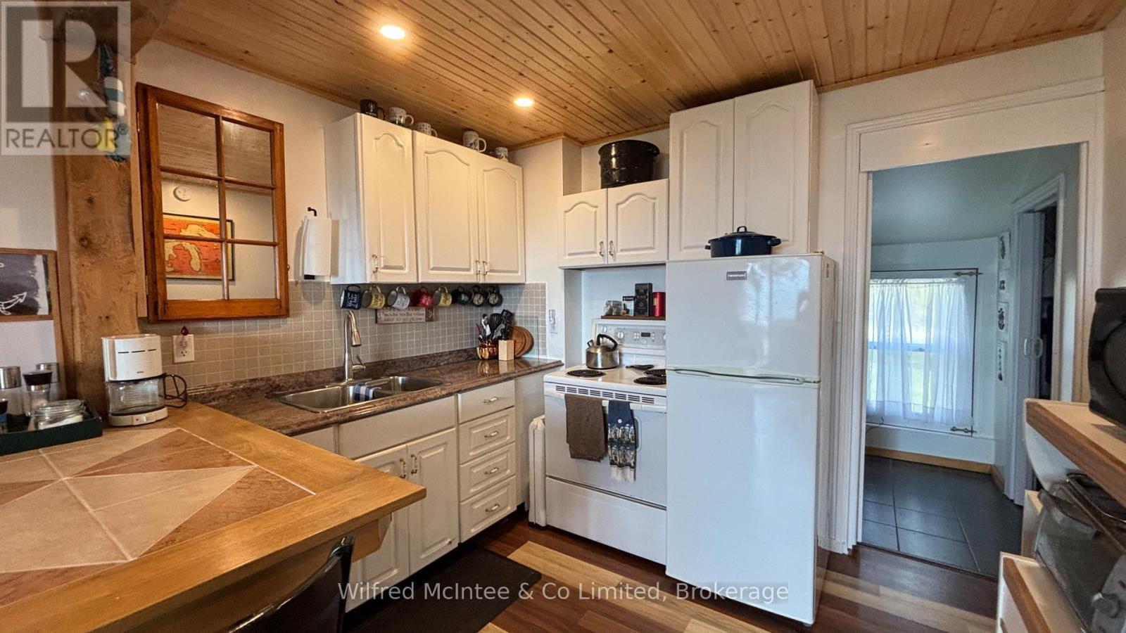 61 Wahbezee Drive, Native Leased Lands, Ontario  N0H 2G0 - Photo 25 - X12363711