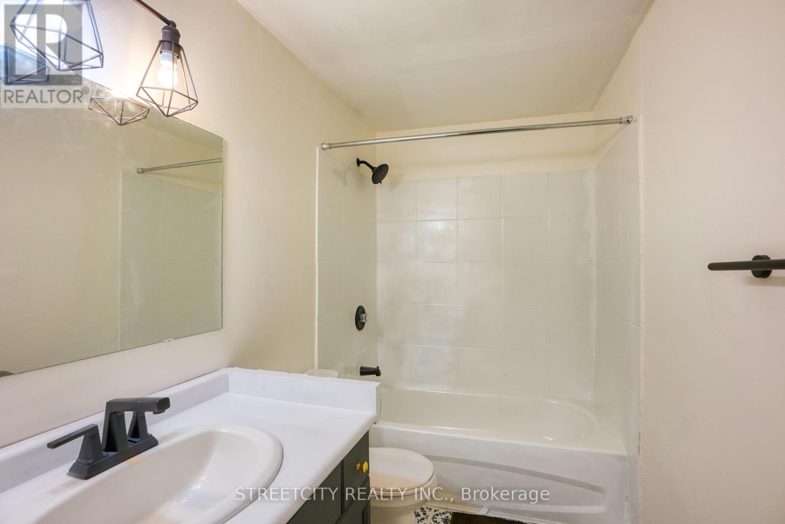 25 - 45 Gatewood Place, London East, Ontario  N5Y 5A4 - Photo 15 - X12364215