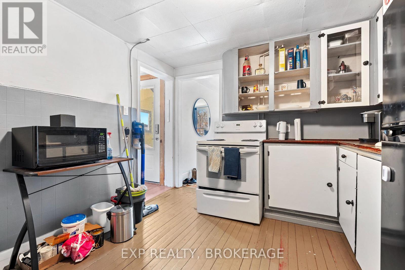 212 Rideau Street, Kingston, Ontario  K7K 3A4 - Photo 33 - X12364534