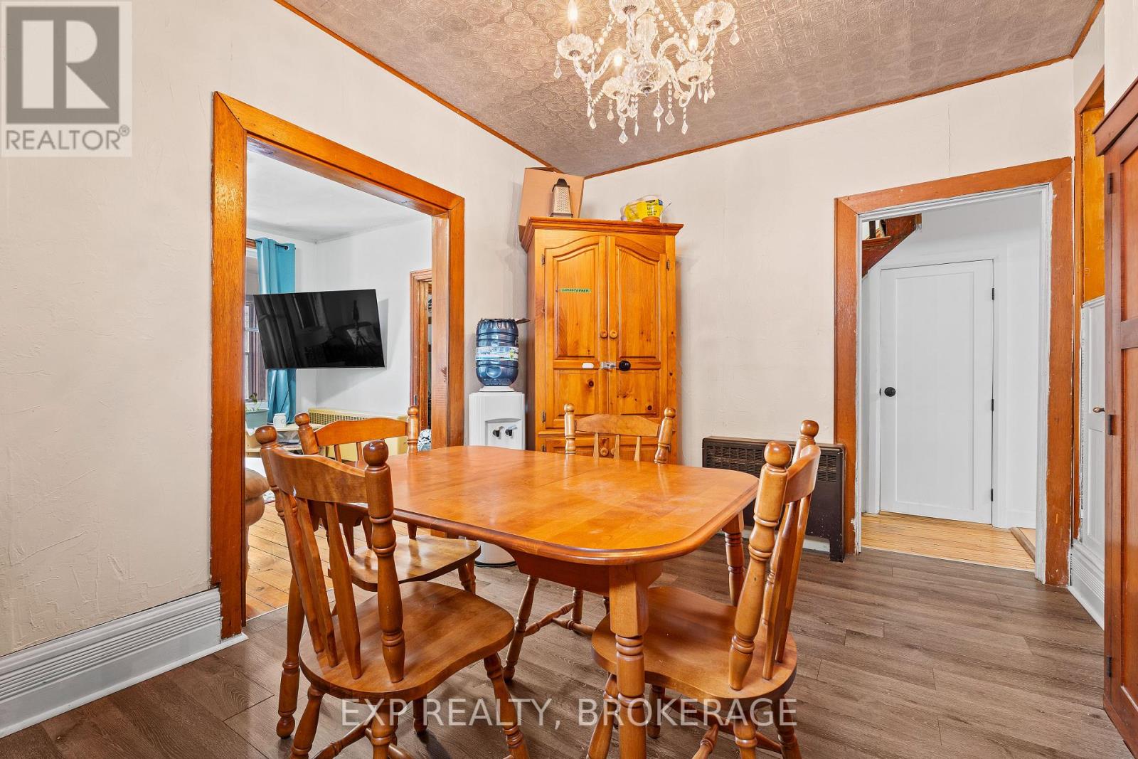 212 Rideau Street, Kingston, Ontario  K7K 3A4 - Photo 9 - X12364534