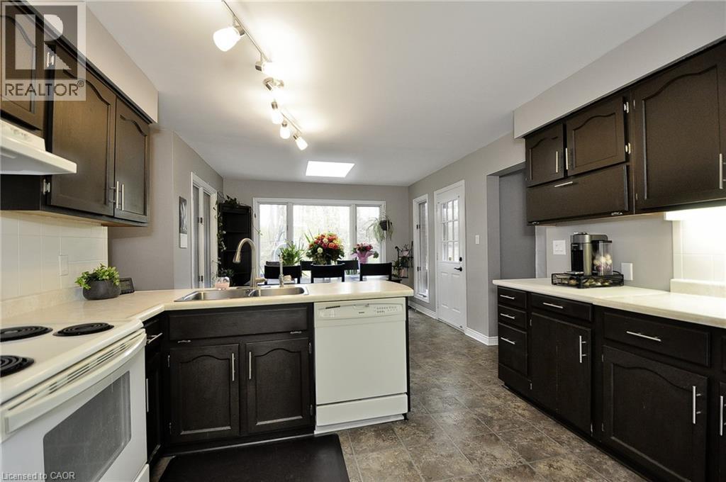 47 Stoke Court, Kitchener, Ontario  N2N 1Z5 - Photo 18 - 40751695