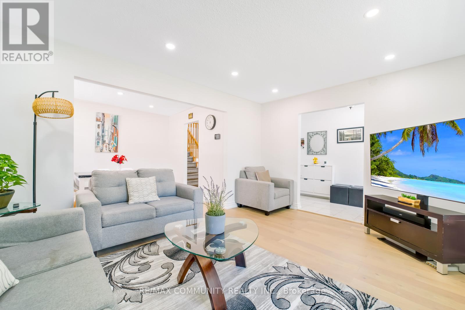 403 Gothic Drive, Oshawa, Ontario L1G 7R6 - Photo 12 - E12364455