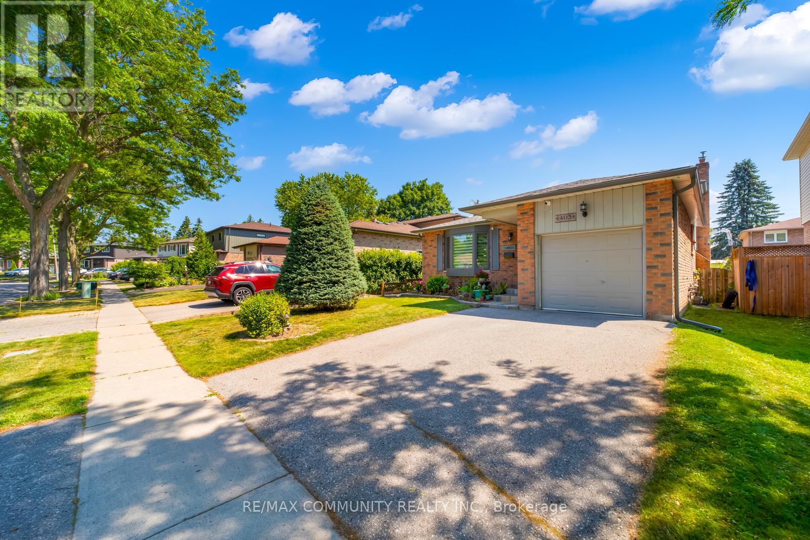 403 Gothic Drive, Oshawa, Ontario L1G 7R6 - Photo 3 - E12364455