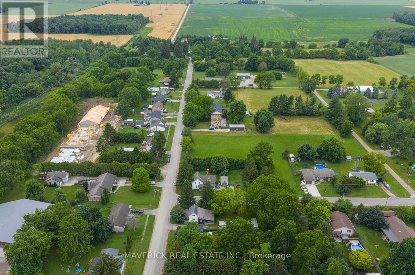 7982 Railroad Line, Brooke-Alvinston, Ontario  N0N 1A0 - Photo 4 - X12364597