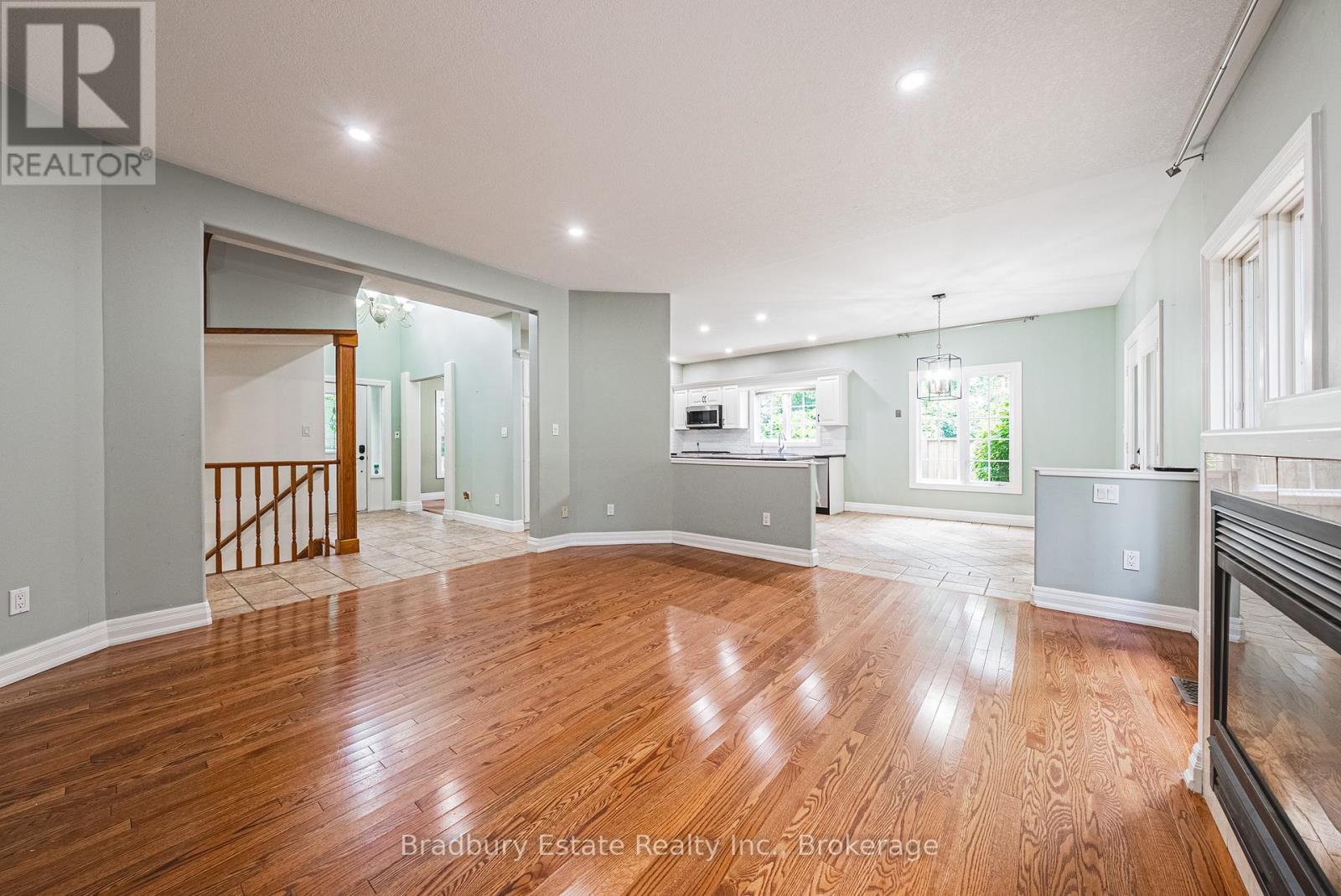 18 Palomino Drive, Hamilton, Ontario  L0R 1H3 - Photo 15 - X12364504