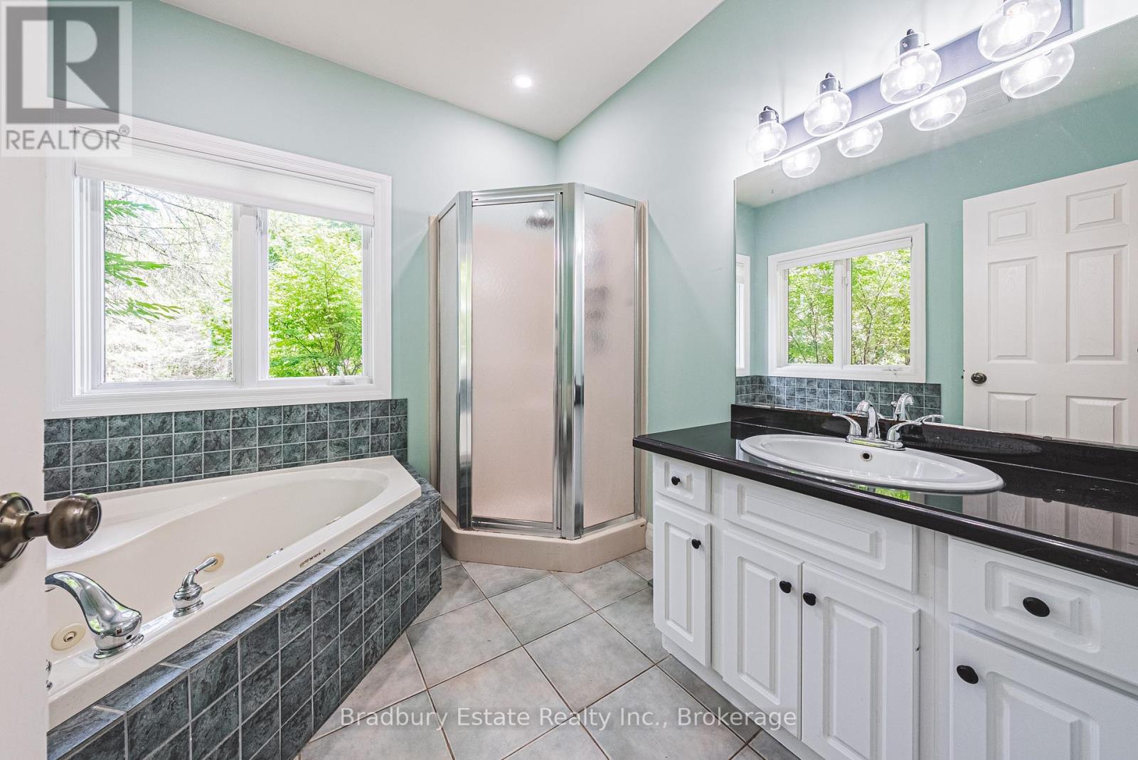 18 Palomino Drive, Hamilton, Ontario  L0R 1H3 - Photo 20 - X12364504