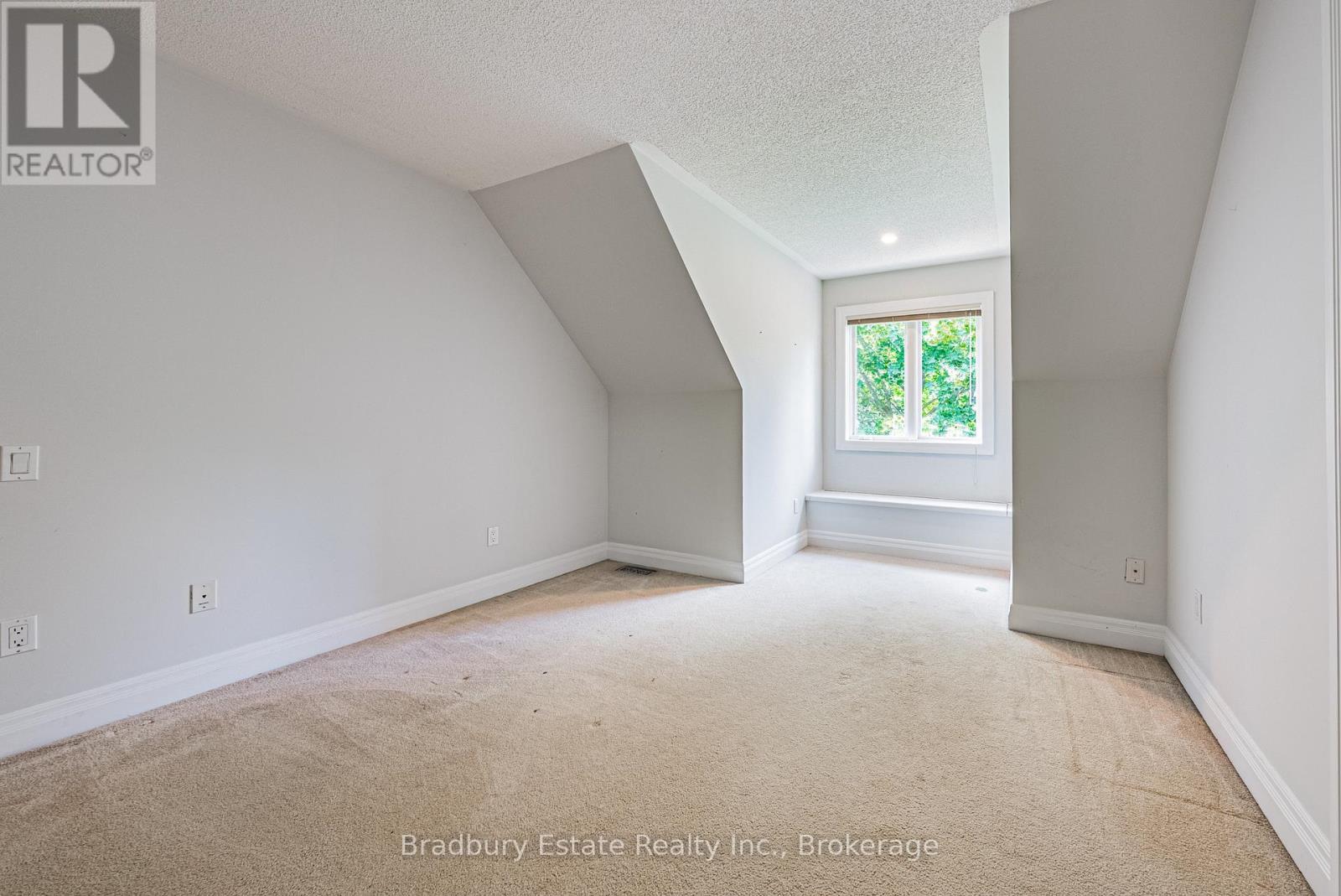 18 Palomino Drive, Hamilton, Ontario  L0R 1H3 - Photo 30 - X12364504