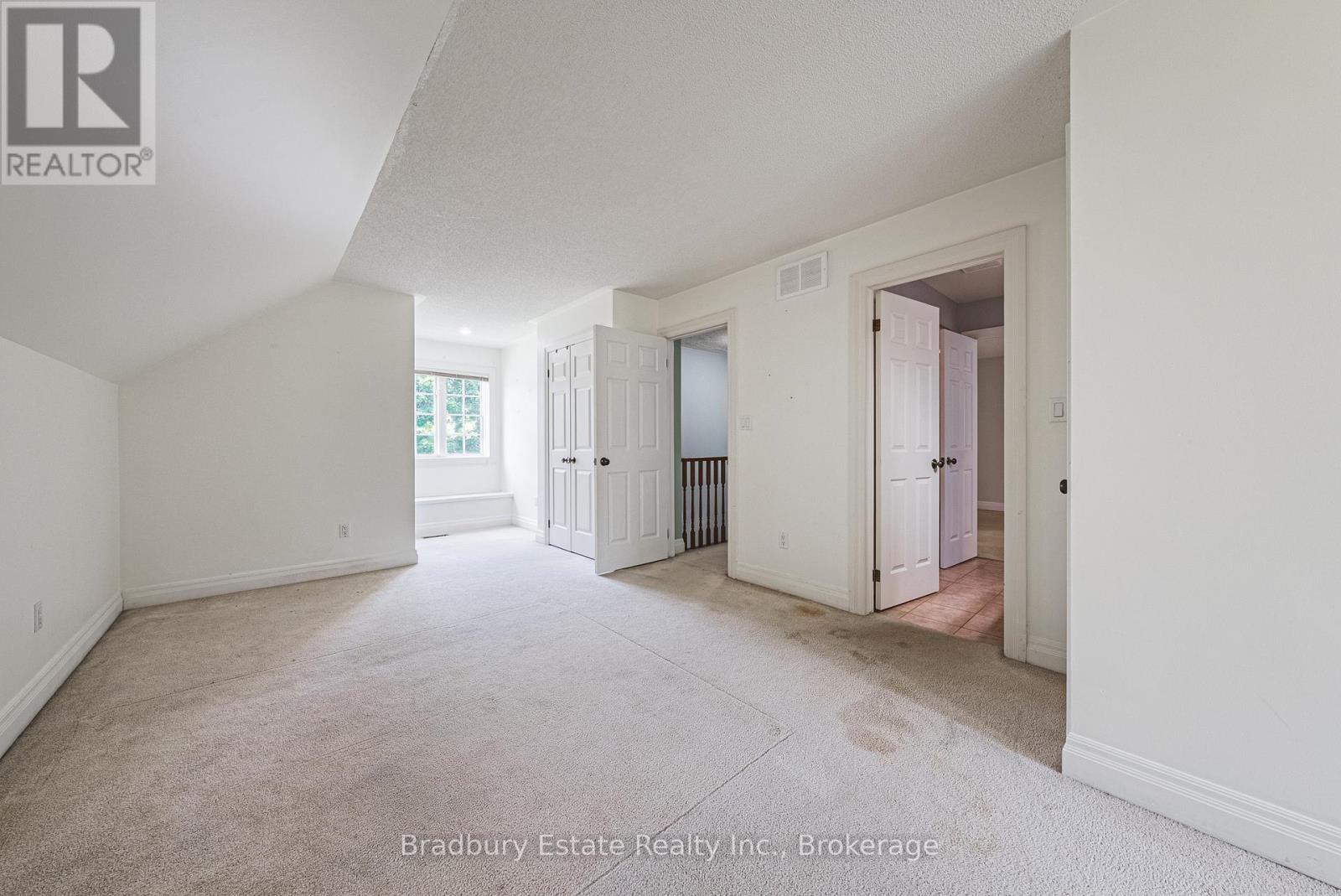 18 Palomino Drive, Hamilton, Ontario  L0R 1H3 - Photo 34 - X12364504