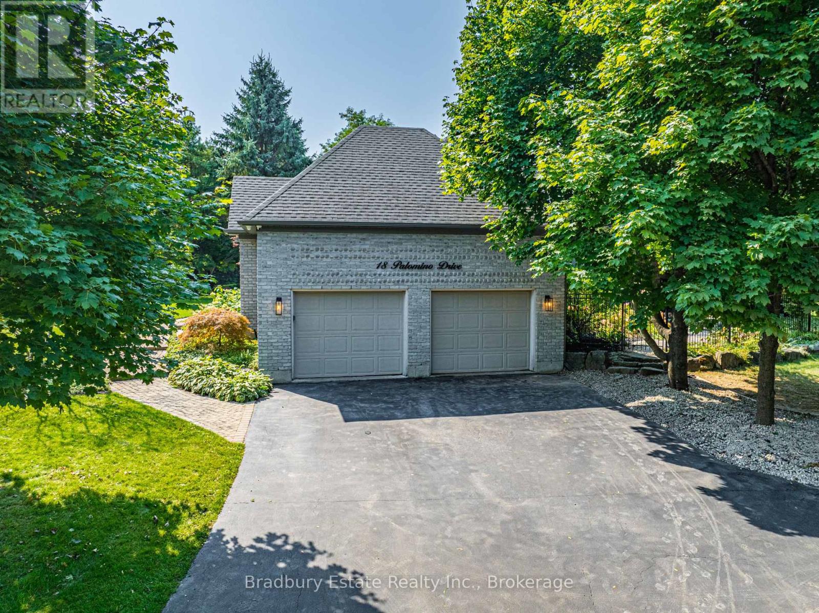 18 Palomino Drive, Hamilton, Ontario  L0R 1H3 - Photo 49 - X12364504