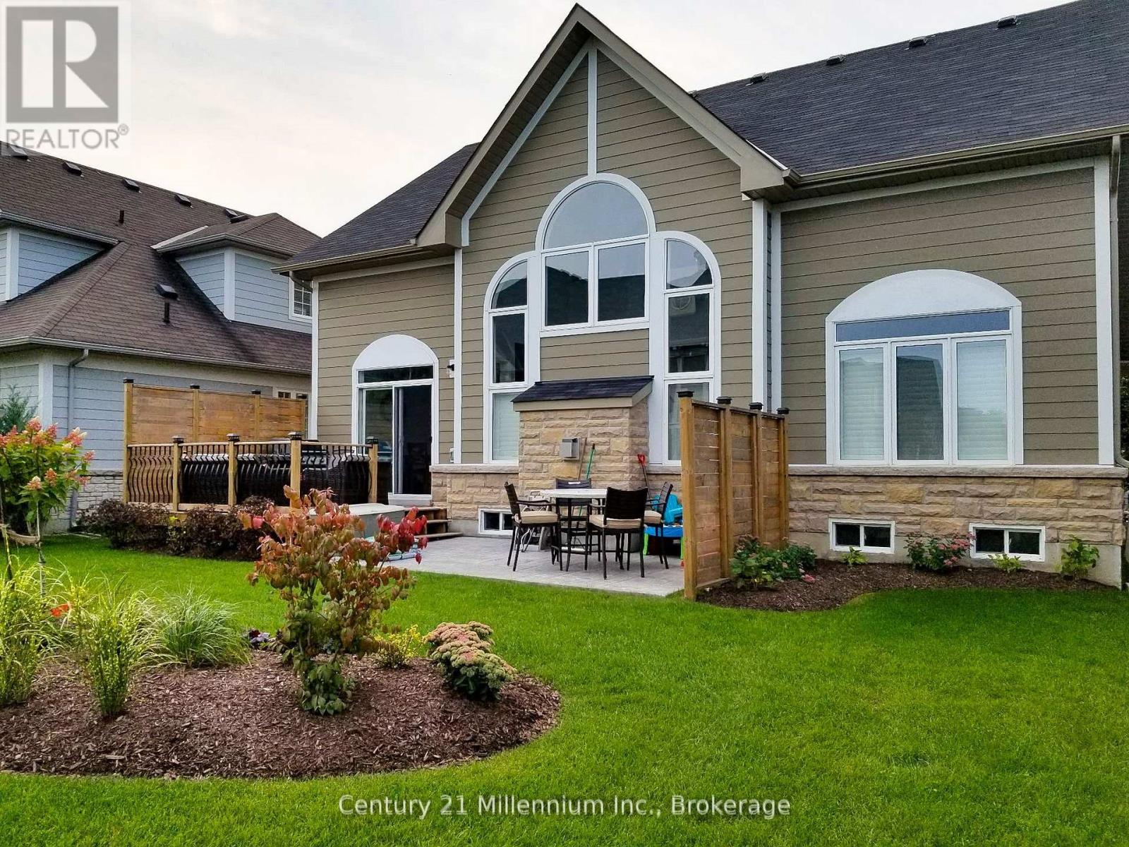7 Clubhouse Drive, Collingwood, Ontario  L9Y 4Z5 - Photo 7 - S12364538