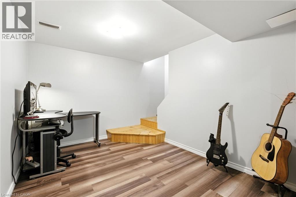 172 Adair Avenue N, Hamilton, Ontario  L8H 6A9 - Photo 34 - 40763478