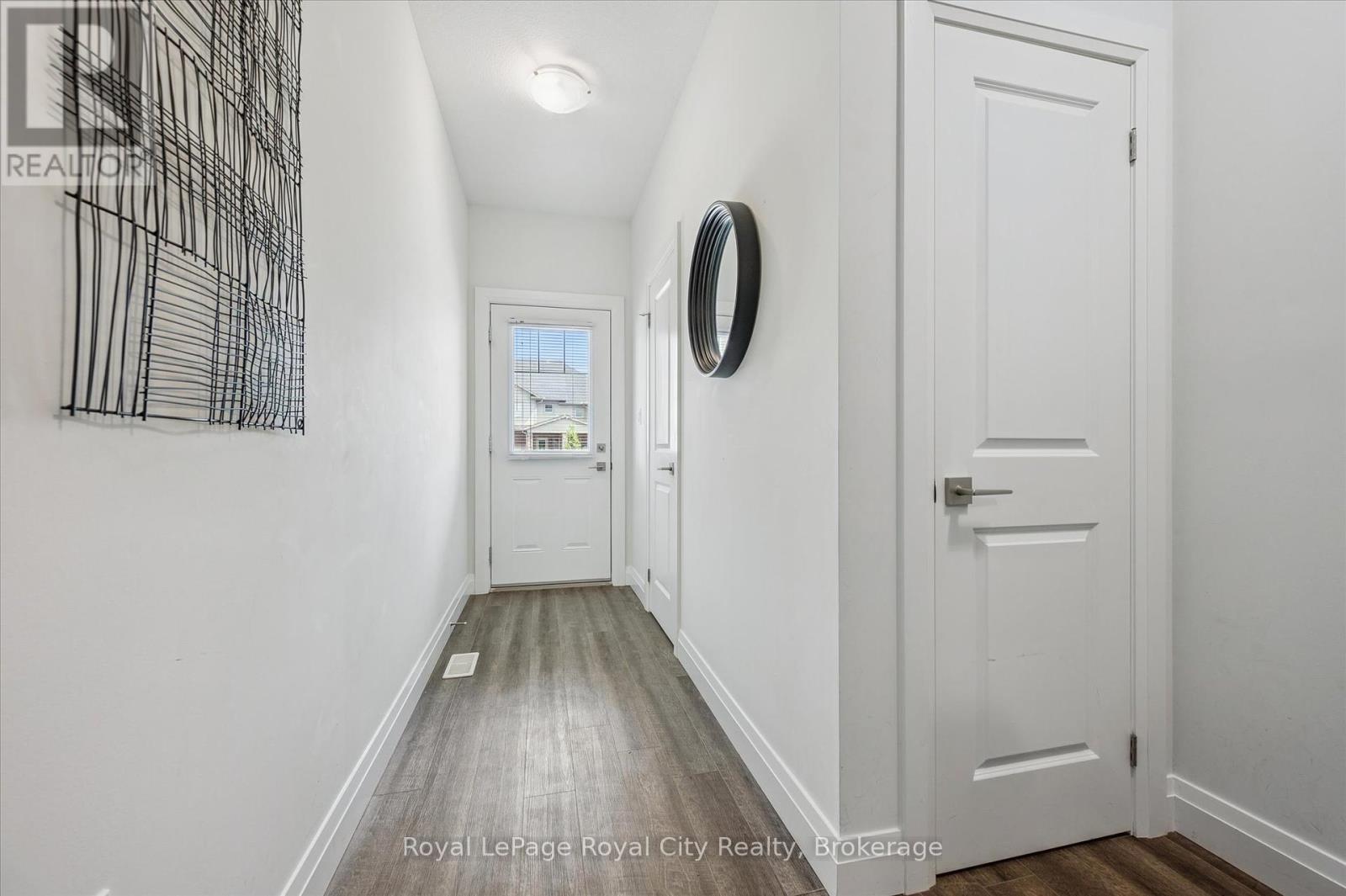 34 Wideman Boulevard, Guelph, Ontario  N1E 7L8 - Photo 3 - X12364569