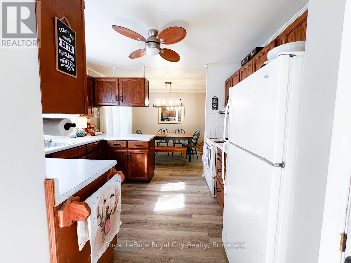 767 11th Street, Hanover, Ontario  N4N 3H5 - Photo 12 - X12364592