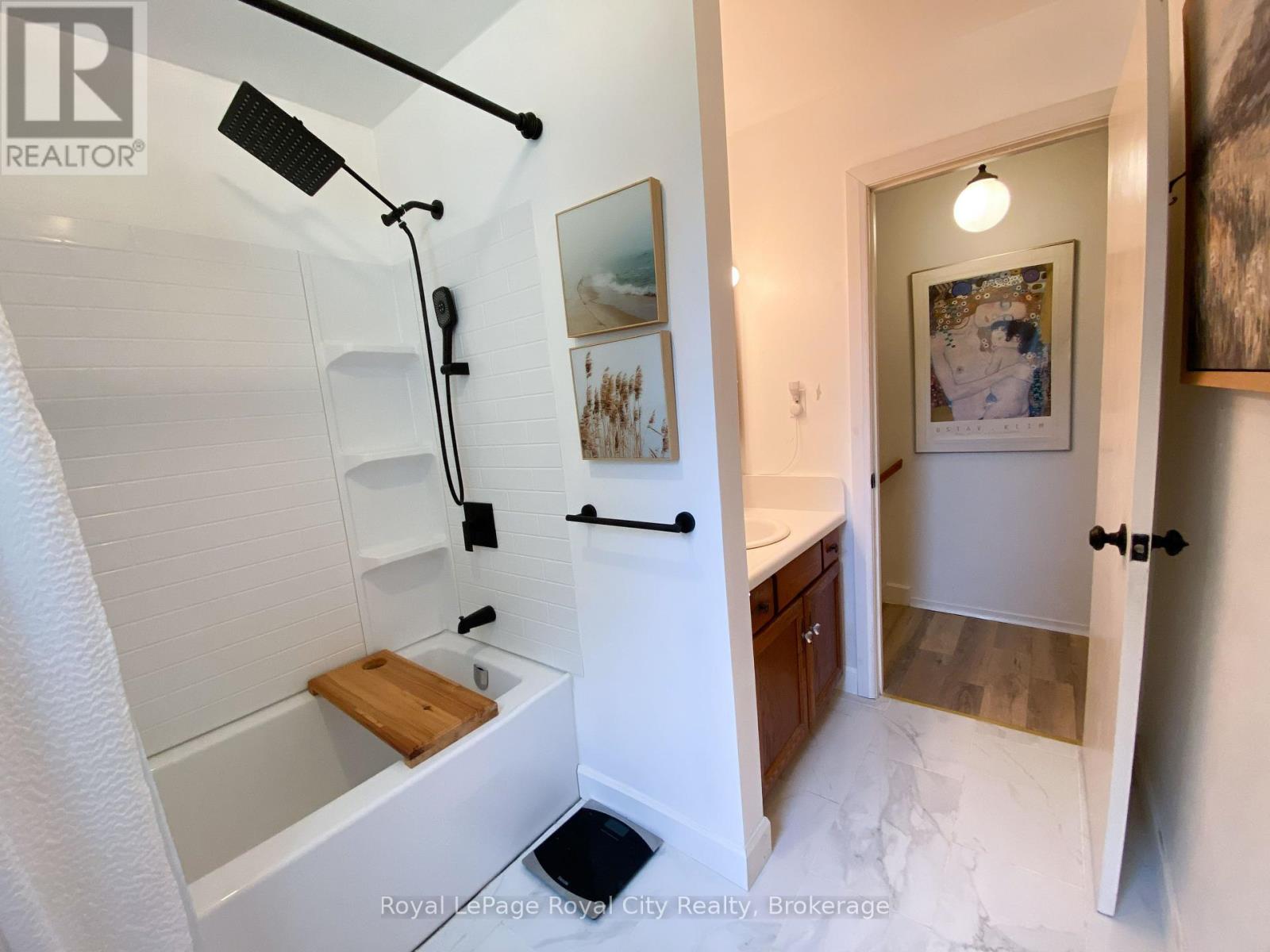 767 11th Street, Hanover, Ontario  N4N 3H5 - Photo 15 - X12364592
