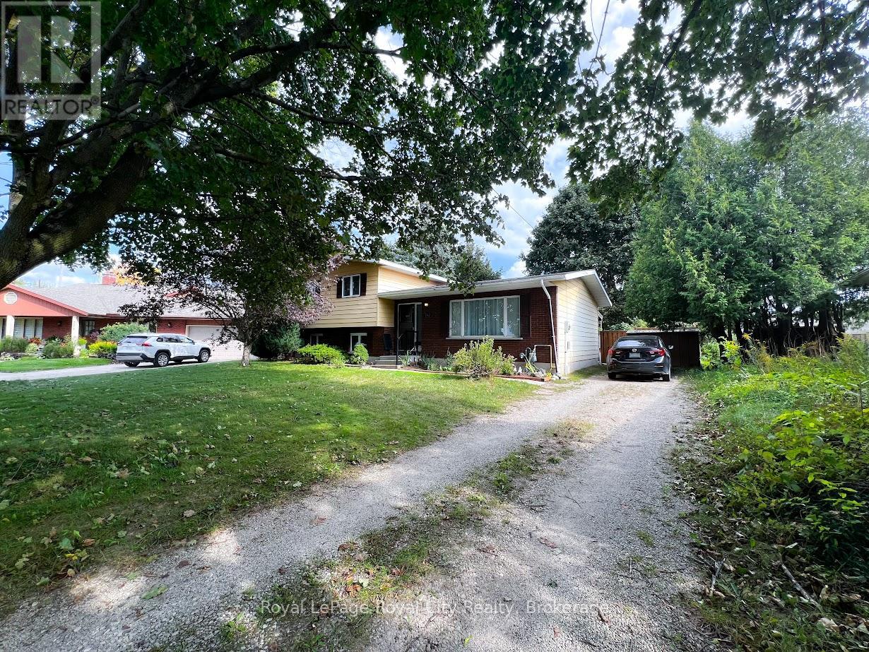 767 11th Street, Hanover, Ontario  N4N 3H5 - Photo 2 - X12364592