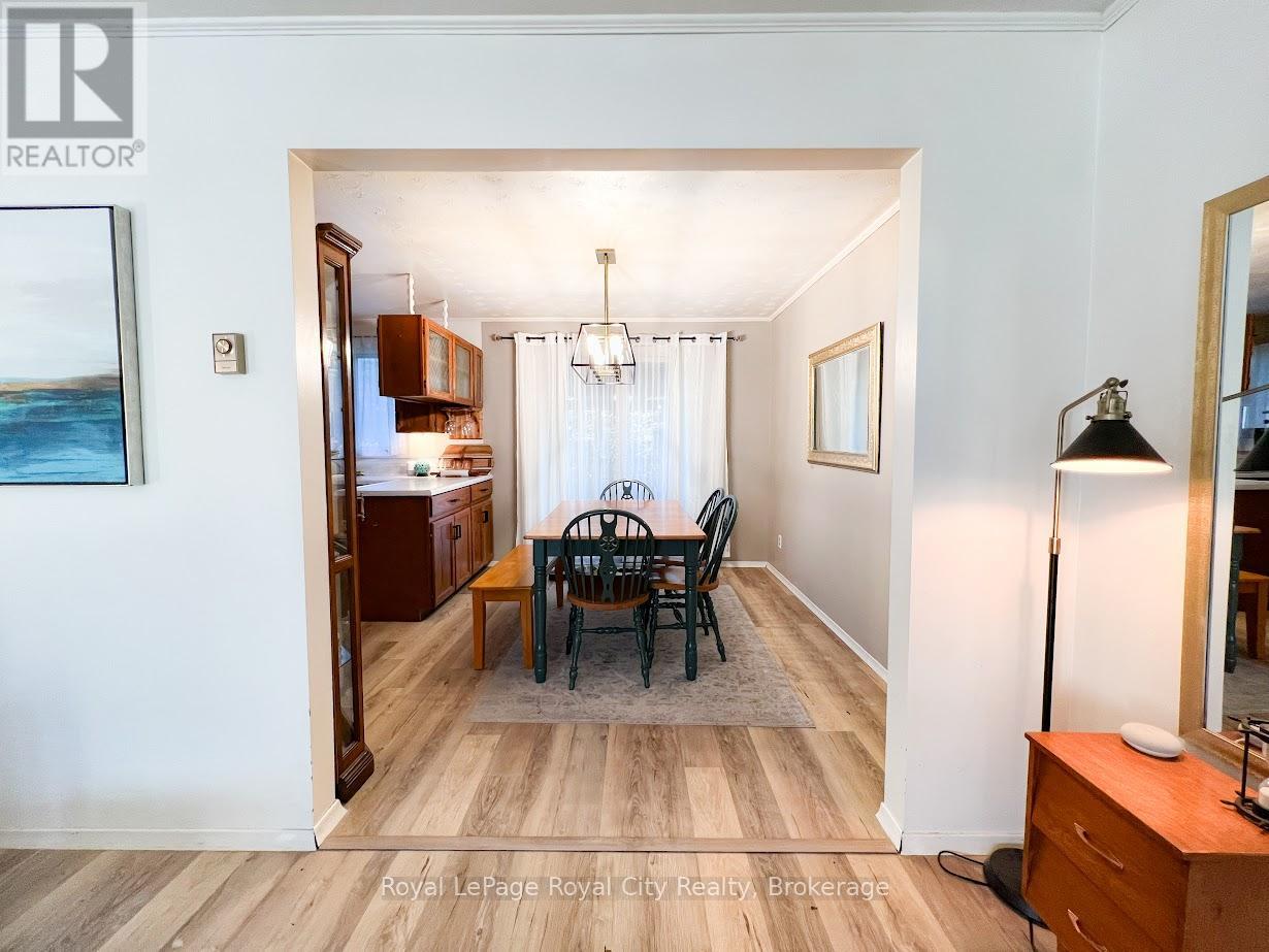 767 11th Street, Hanover, Ontario  N4N 3H5 - Photo 8 - X12364592