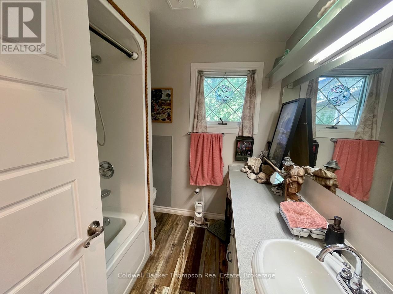 284 Lawrence Avenue, Huntsville, Ontario  P1H 1R6 - Photo 14 - X12364624