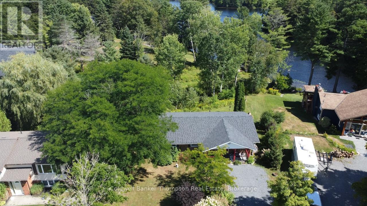 284 Lawrence Avenue, Huntsville, Ontario  P1H 1R6 - Photo 3 - X12364624