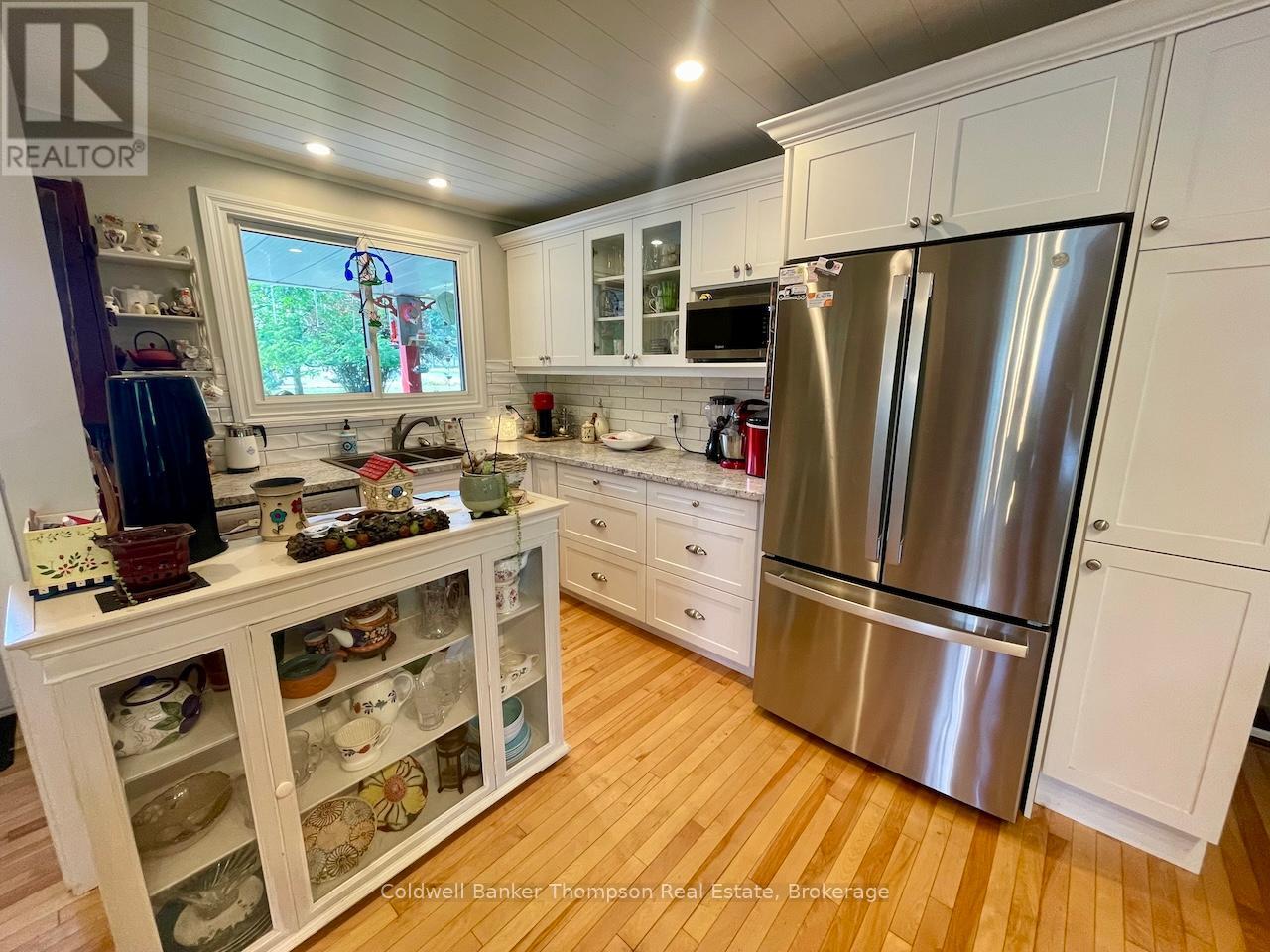 284 Lawrence Avenue, Huntsville, Ontario  P1H 1R6 - Photo 5 - X12364624