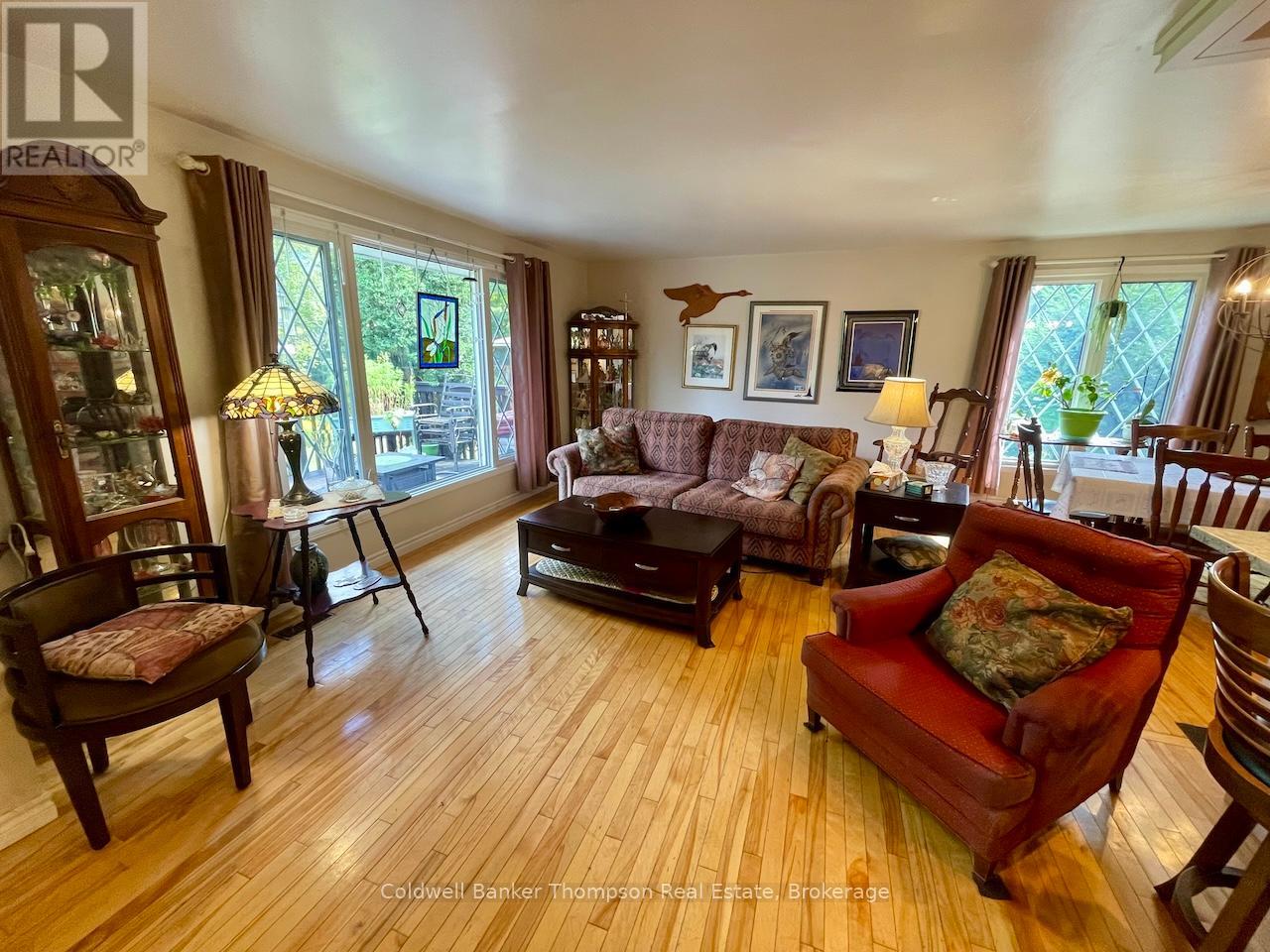 284 Lawrence Avenue, Huntsville, Ontario  P1H 1R6 - Photo 8 - X12364624