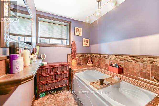 5 Thomas Street, Brockville, Ontario  K6V 5K9 - Photo 30 - X12364583