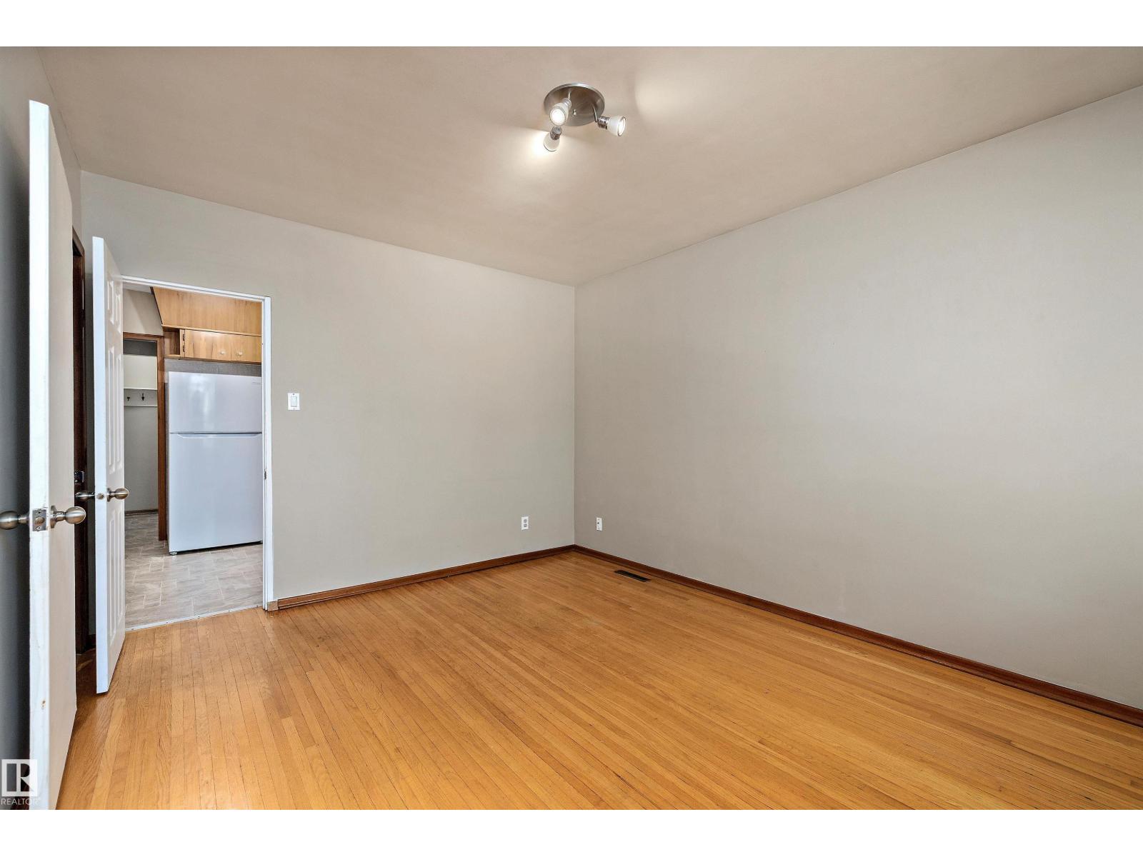 11307 / 11309 127 St Nw, Edmonton, Alberta  T5M 0T9 - Photo 11 - E4454715