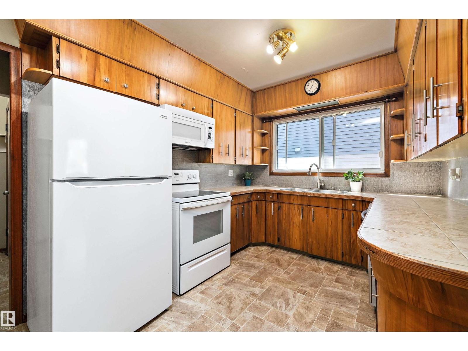 11307 / 11309 127 St Nw, Edmonton, Alberta  T5M 0T9 - Photo 13 - E4454715