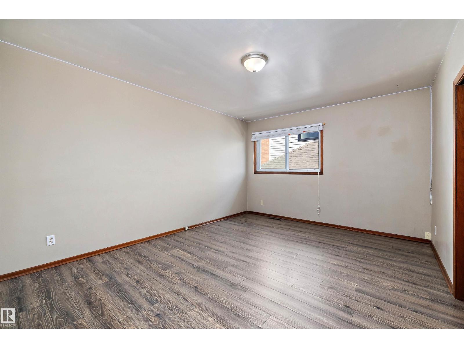 Property at 11307 / 11309 127 ST NW image 2