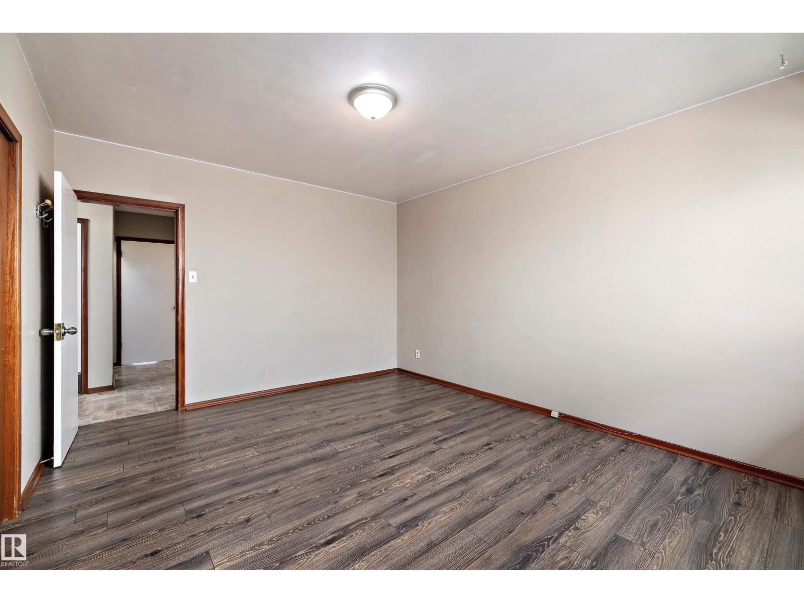 Property at 11307 / 11309 127 ST NW image 4