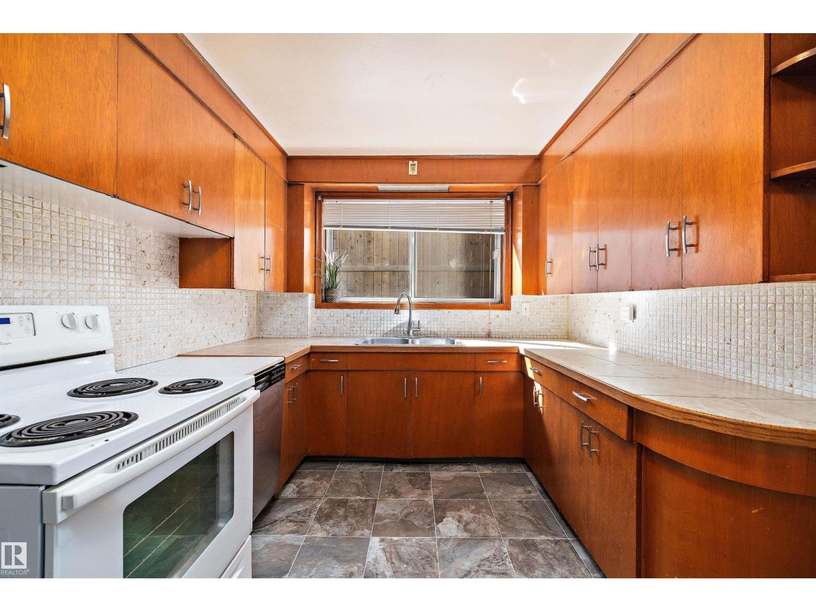 11307 / 11309 127 St Nw, Edmonton, Alberta  T5M 0T9 - Photo 40 - E4454715