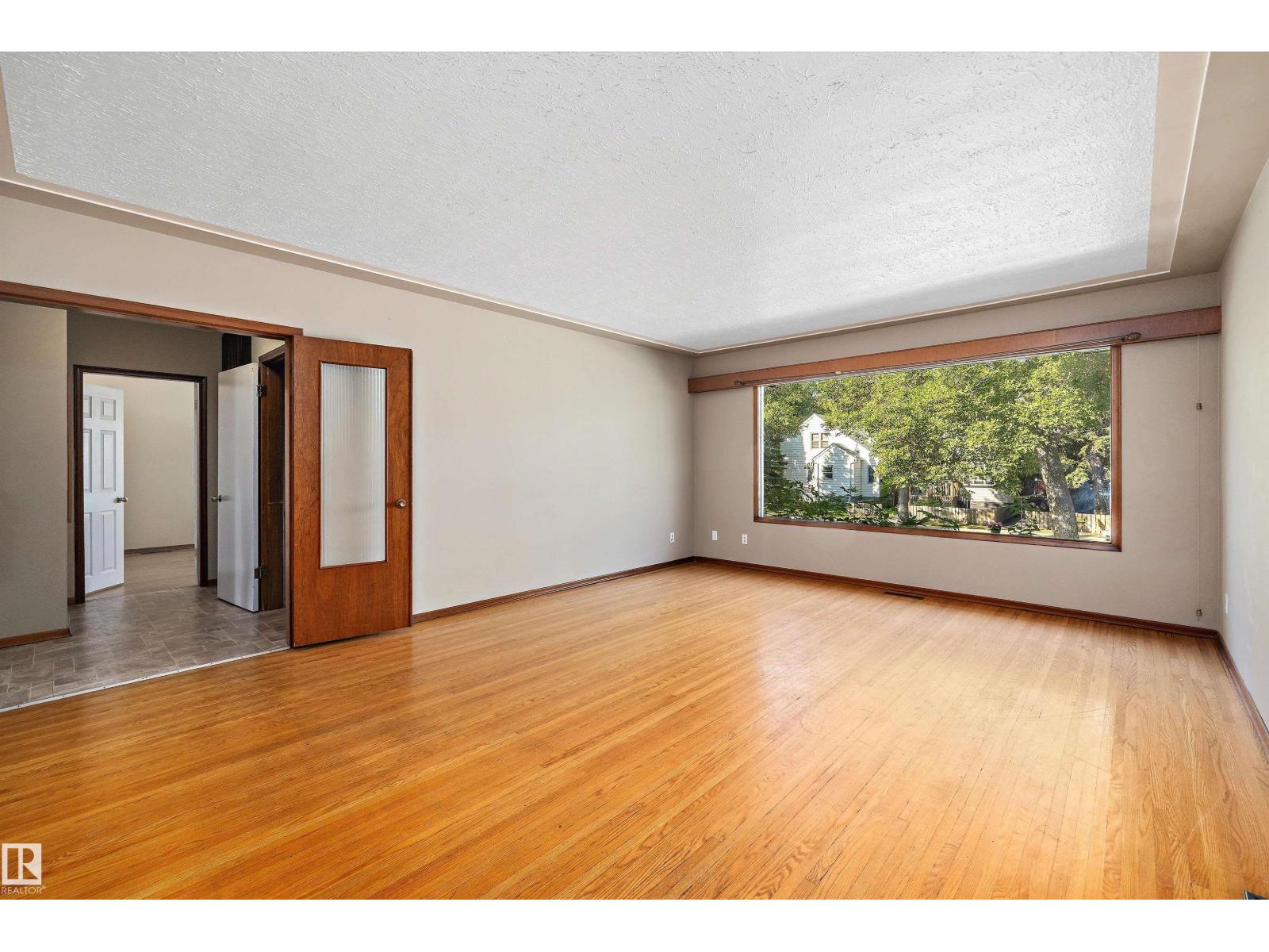 11307 / 11309 127 St Nw, Edmonton, Alberta  T5M 0T9 - Photo 6 - E4454715