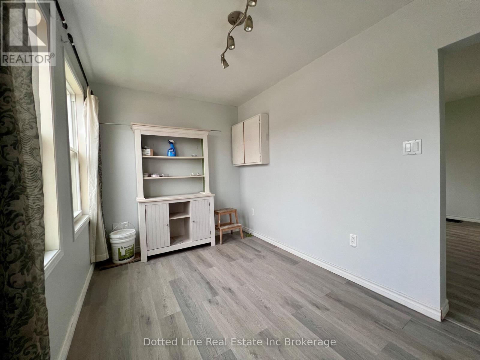 156 Borden Avenue, Central Elgin, Ontario  N0L 1B0 - Photo 13 - X12139703