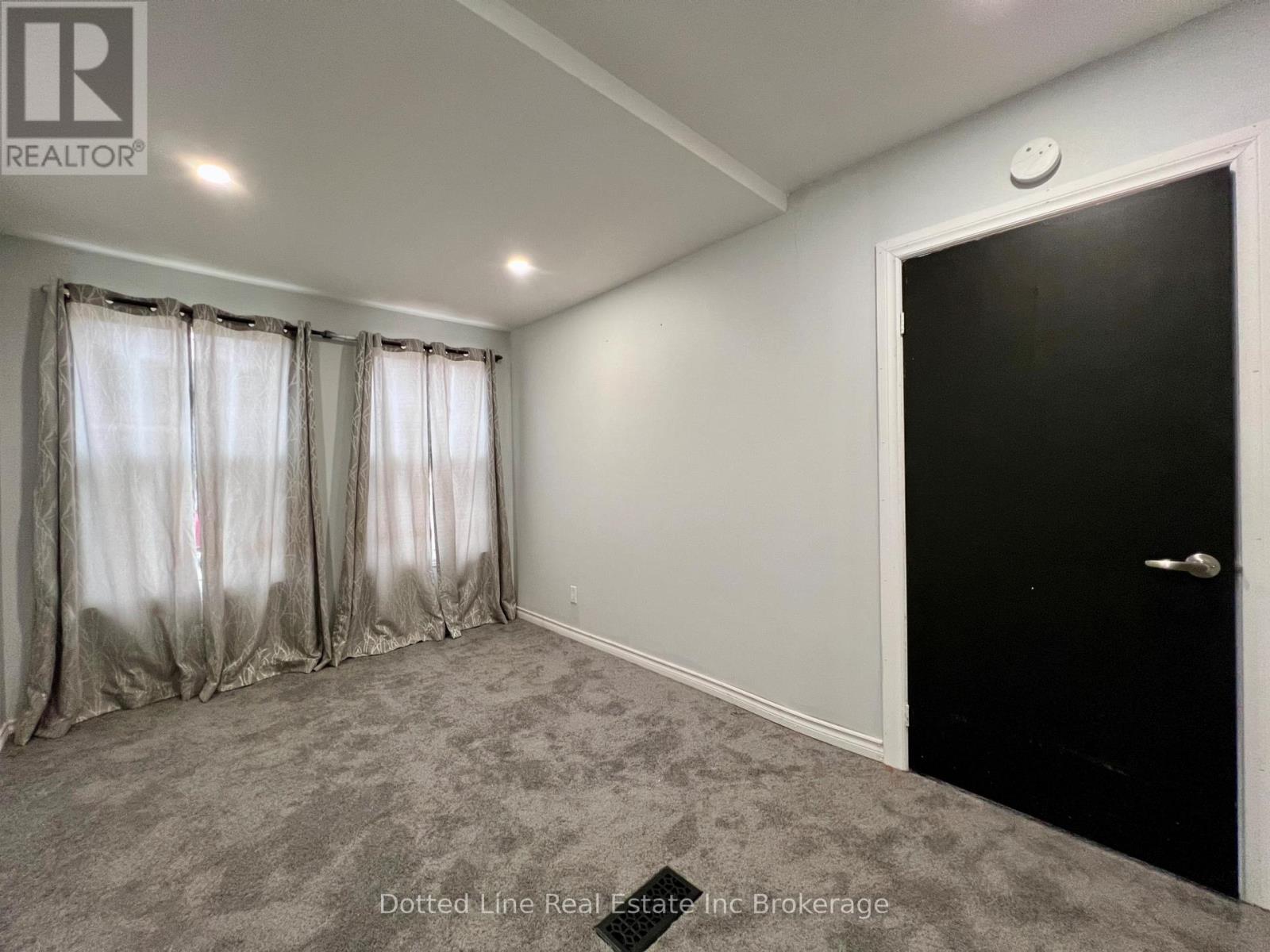 156 Borden Avenue, Central Elgin, Ontario  N0L 1B0 - Photo 15 - X12139703