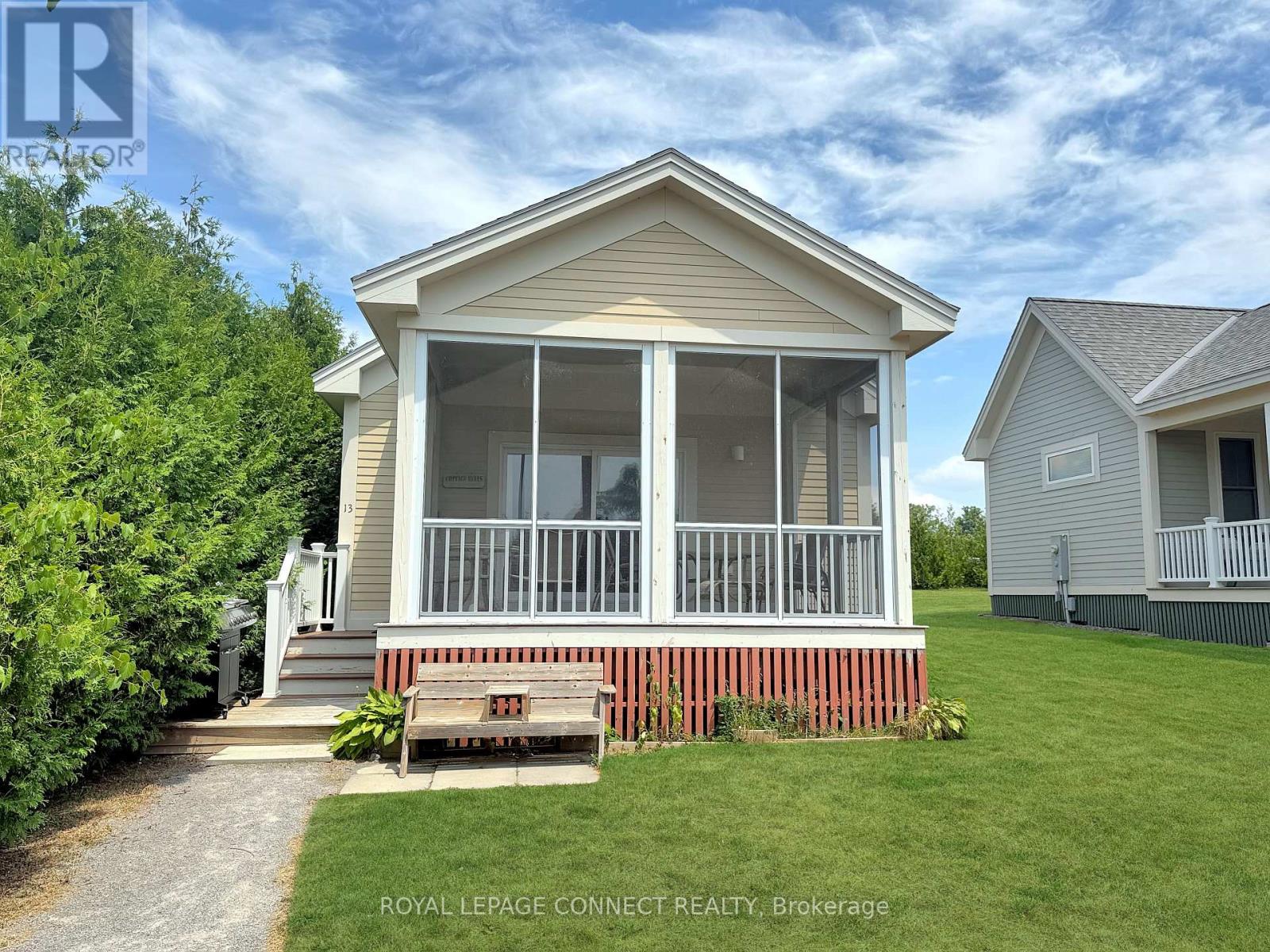 27 - 13 Butternut Lane, Prince Edward County, Ontario  K0K 1P0 - Photo 3 - X12364465