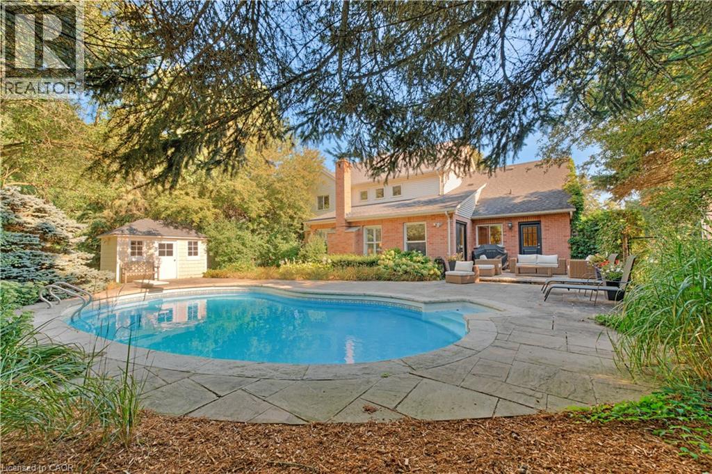 Property at 19 HUNTINGWOOD Court image 3