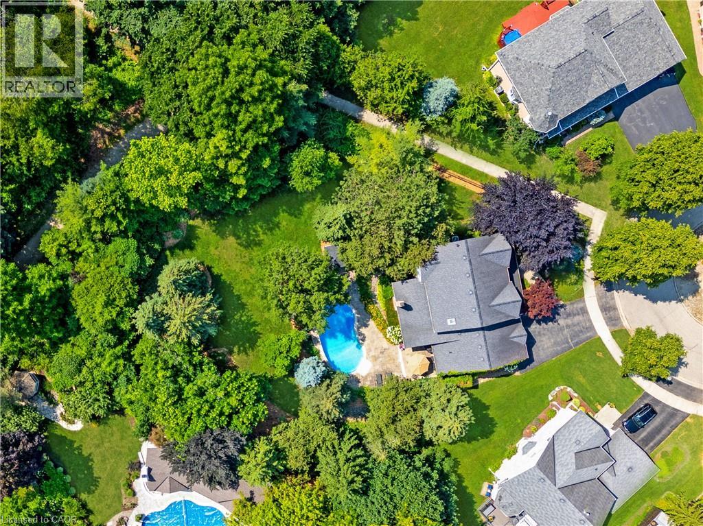 Property at 19 HUNTINGWOOD Court image 4