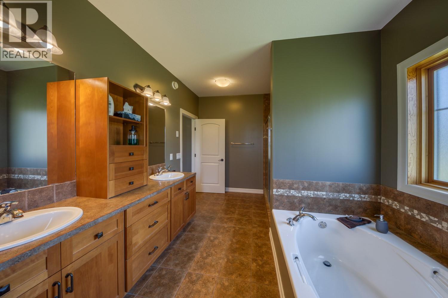 4453 Cedar Bay, Fairmont Hot Springs, British Columbia  V0B 1L2 - Photo 18 - 10345187
