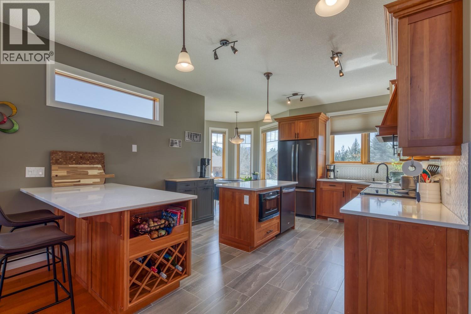 4453 Cedar Bay, Fairmont Hot Springs, British Columbia  V0B 1L2 - Photo 3 - 10345187