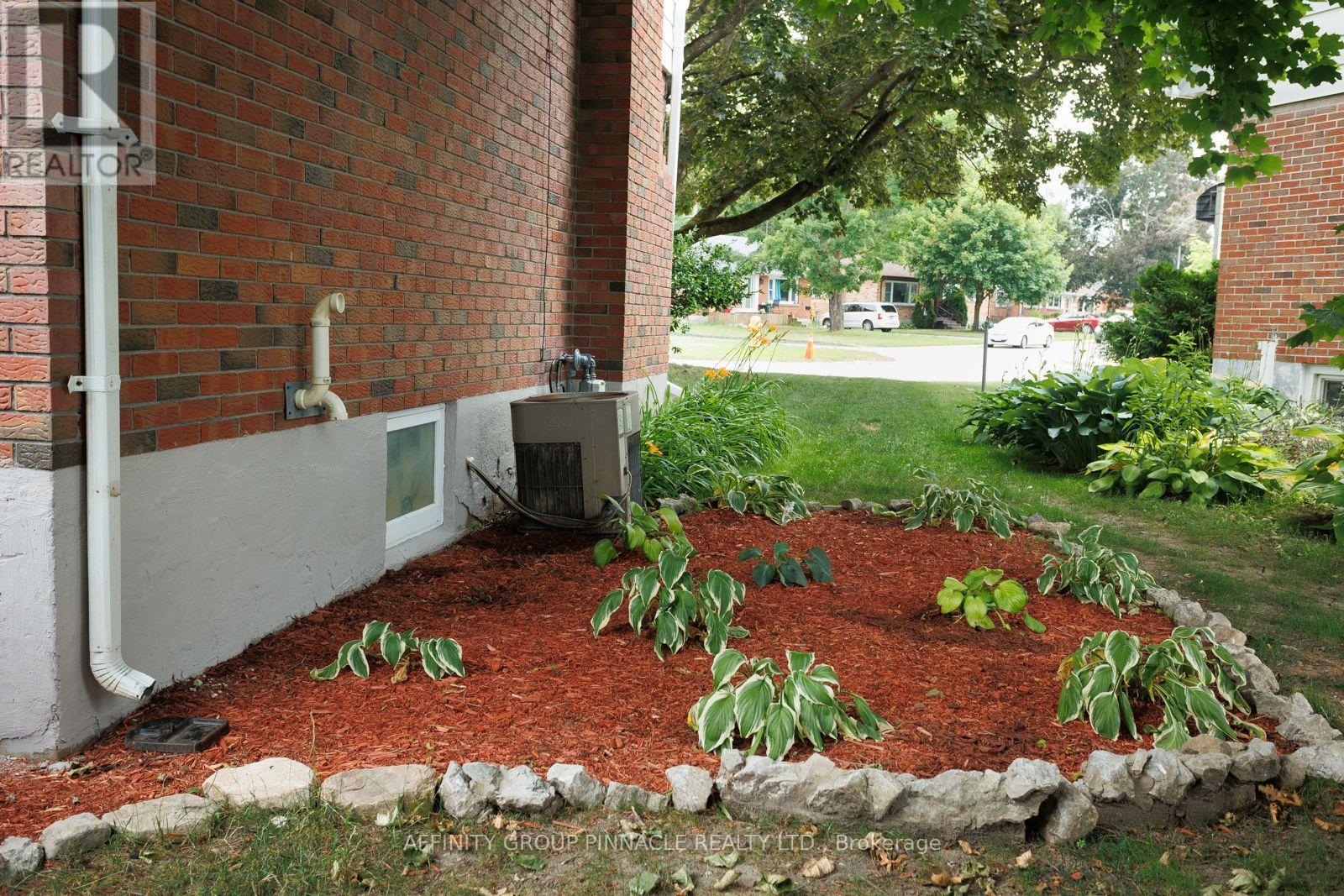 22 Sunset Court, Kawartha Lakes, Ontario  K9V 2S1 - Photo 43 - X12364674