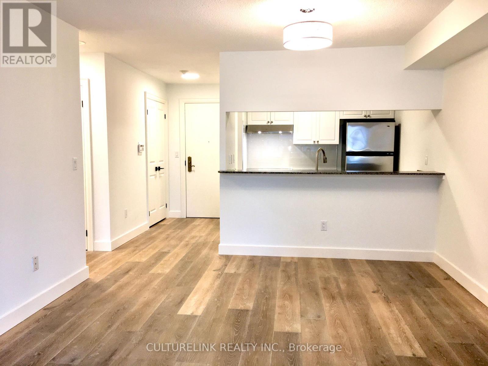 1515 - 18 SOMMERSET WAY, Toronto, Ontario