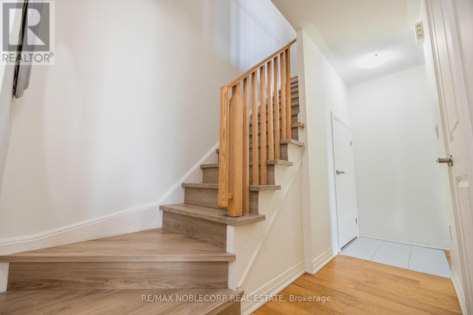 19c Lookout Drive, Clarington, Ontario  L1C 7G1 - Photo 6 - E12364613