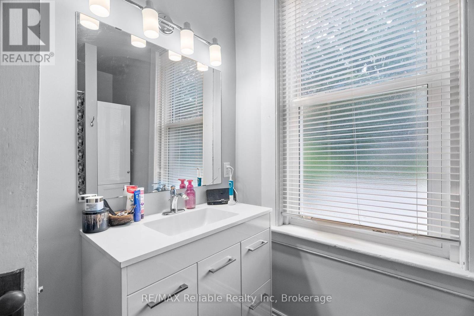 46 James Street, Huron East, Ontario  N0K 1W0 - Photo 14 - X12364682