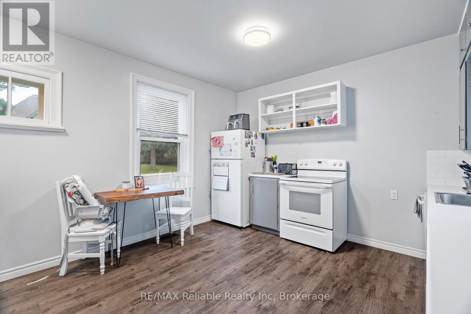 46 James Street, Huron East, Ontario  N0K 1W0 - Photo 15 - X12364682