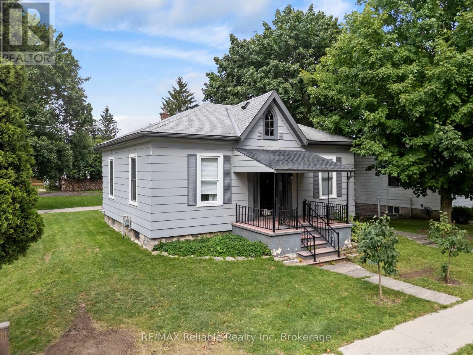 46 James Street, Huron East, Ontario  N0K 1W0 - Photo 2 - X12364682