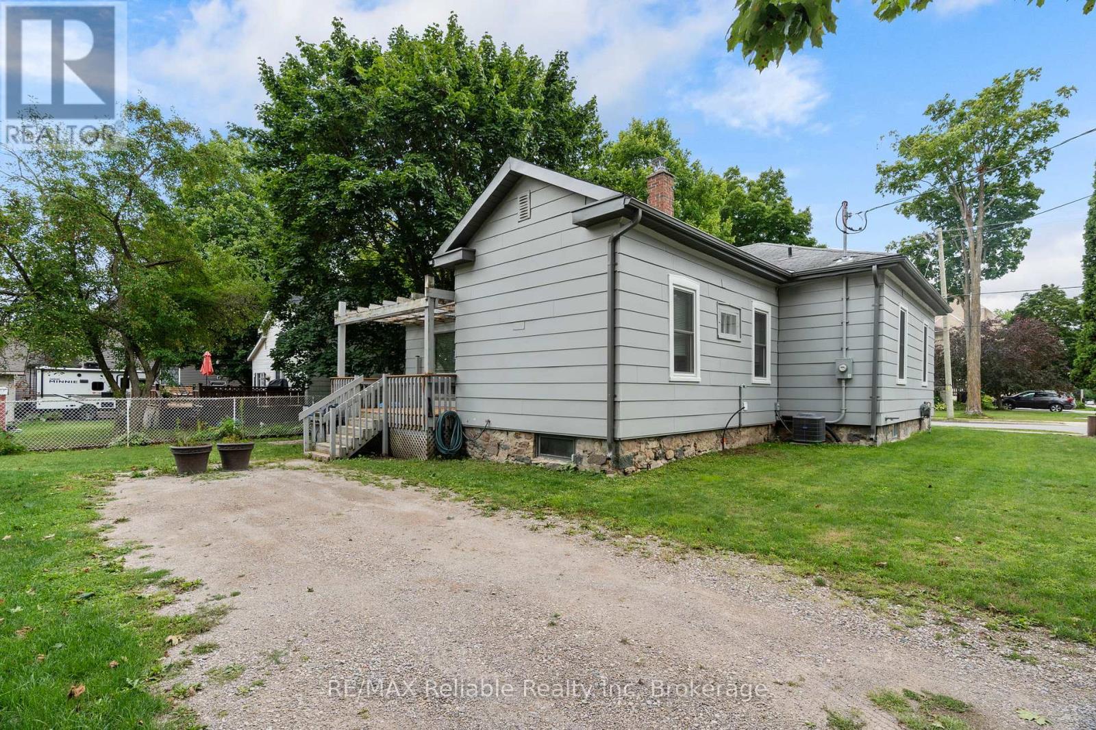 46 James Street, Huron East, Ontario  N0K 1W0 - Photo 22 - X12364682