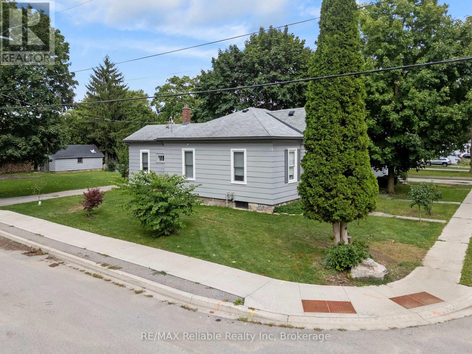 46 James Street, Huron East, Ontario  N0K 1W0 - Photo 33 - X12364682