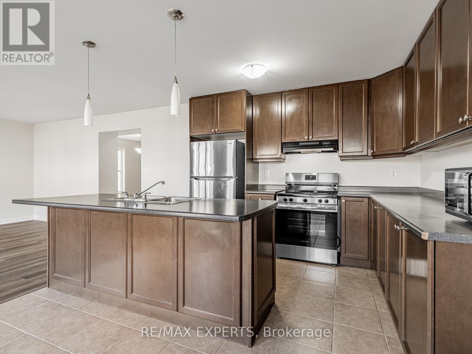 9 Mooney Trail, New Tecumseth, Ontario  L9R 0J4 - Photo 17 - N12364609