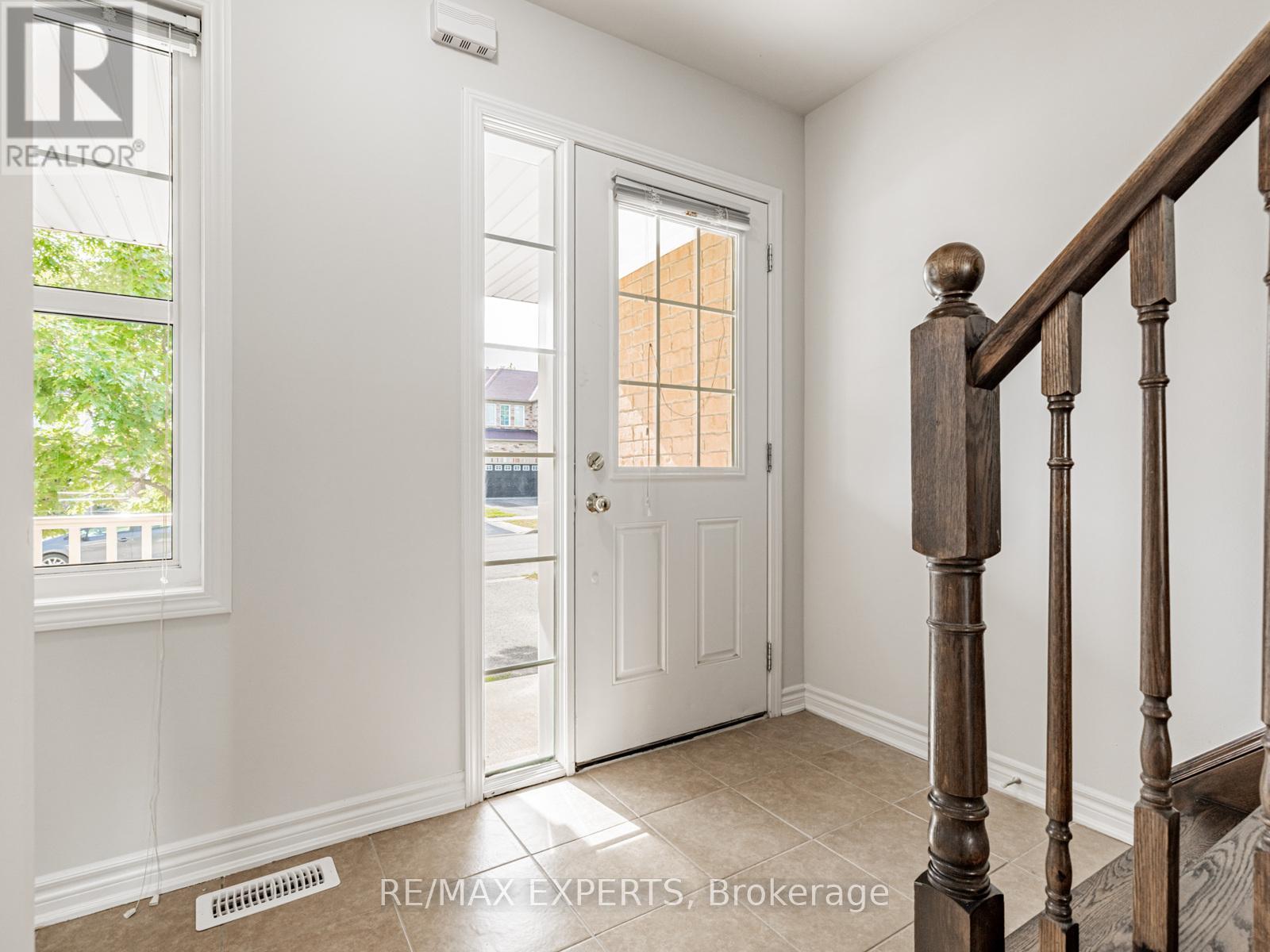 9 Mooney Trail, New Tecumseth, Ontario  L9R 0J4 - Photo 6 - N12364609