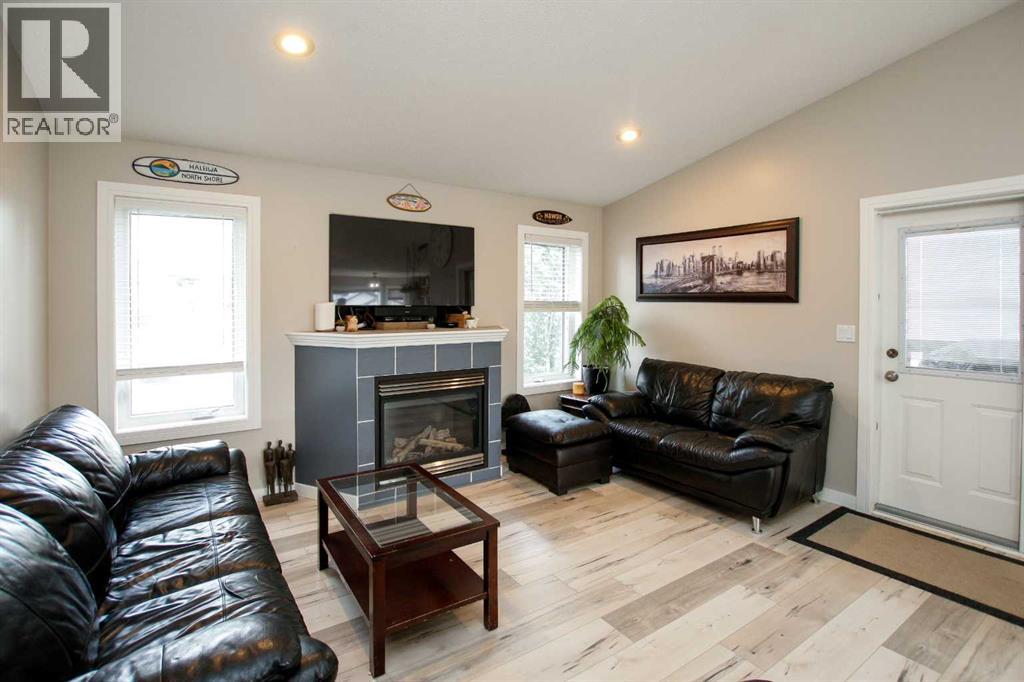 107 Ackerman Crescent, Red Deer, Alberta  T4R 3B3 - Photo 5 - A2249048